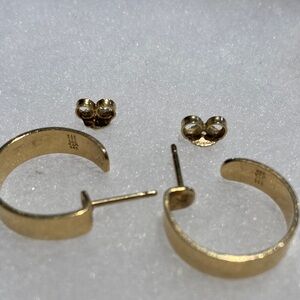 Elegant James Avery  14k Gold Hoop Earrings